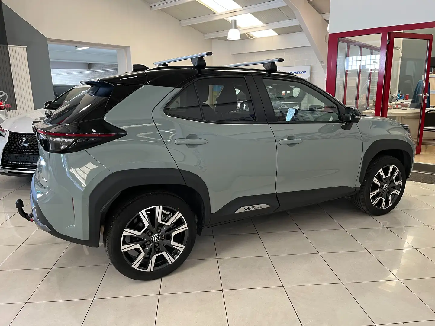 Toyota Yaris Cross Yaris Cross Hybrid 1.5i Gris - 1