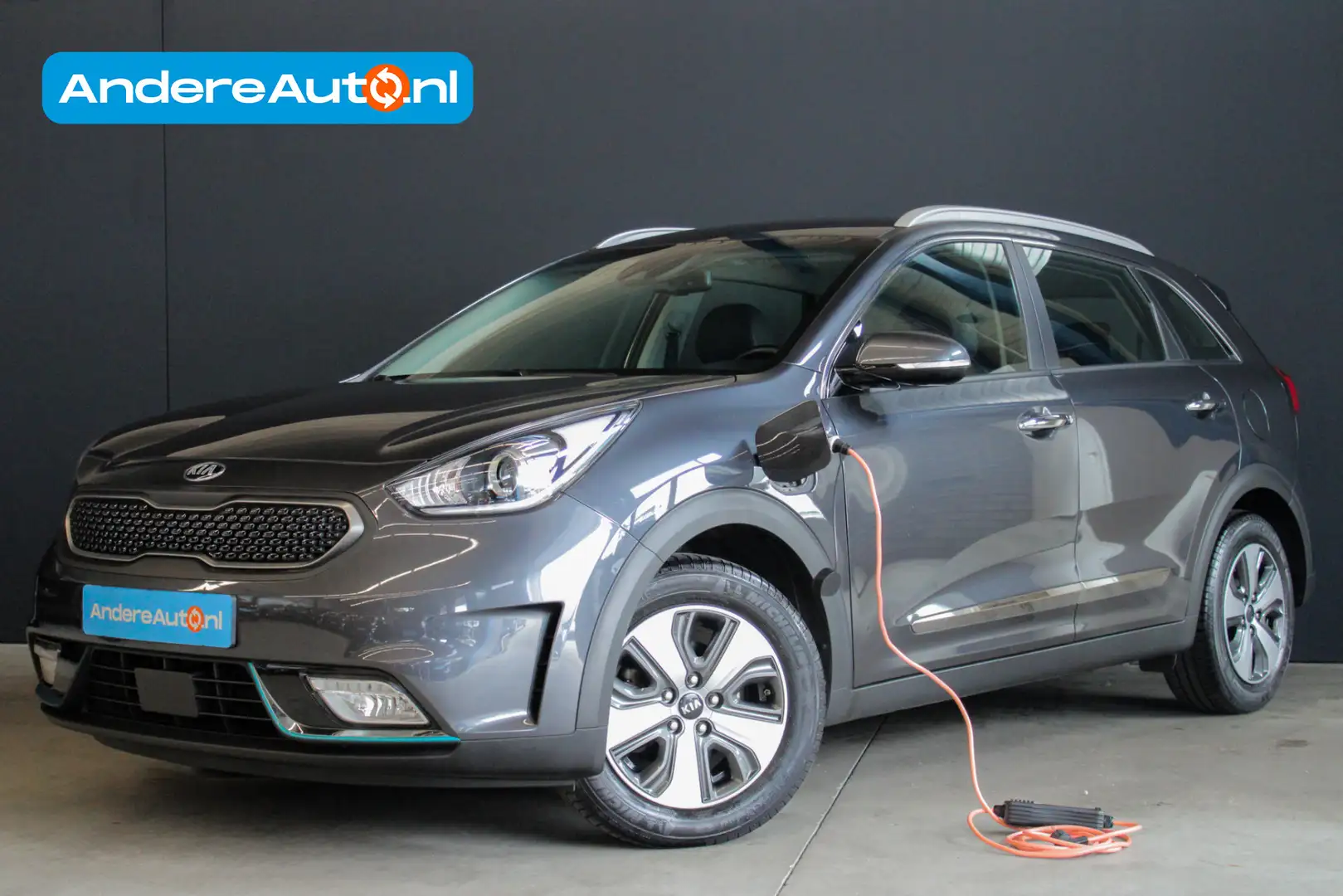 Kia Niro 1.6 GDi PHEV DynamicLine |parkeersensoren|stoelver Gris - 1