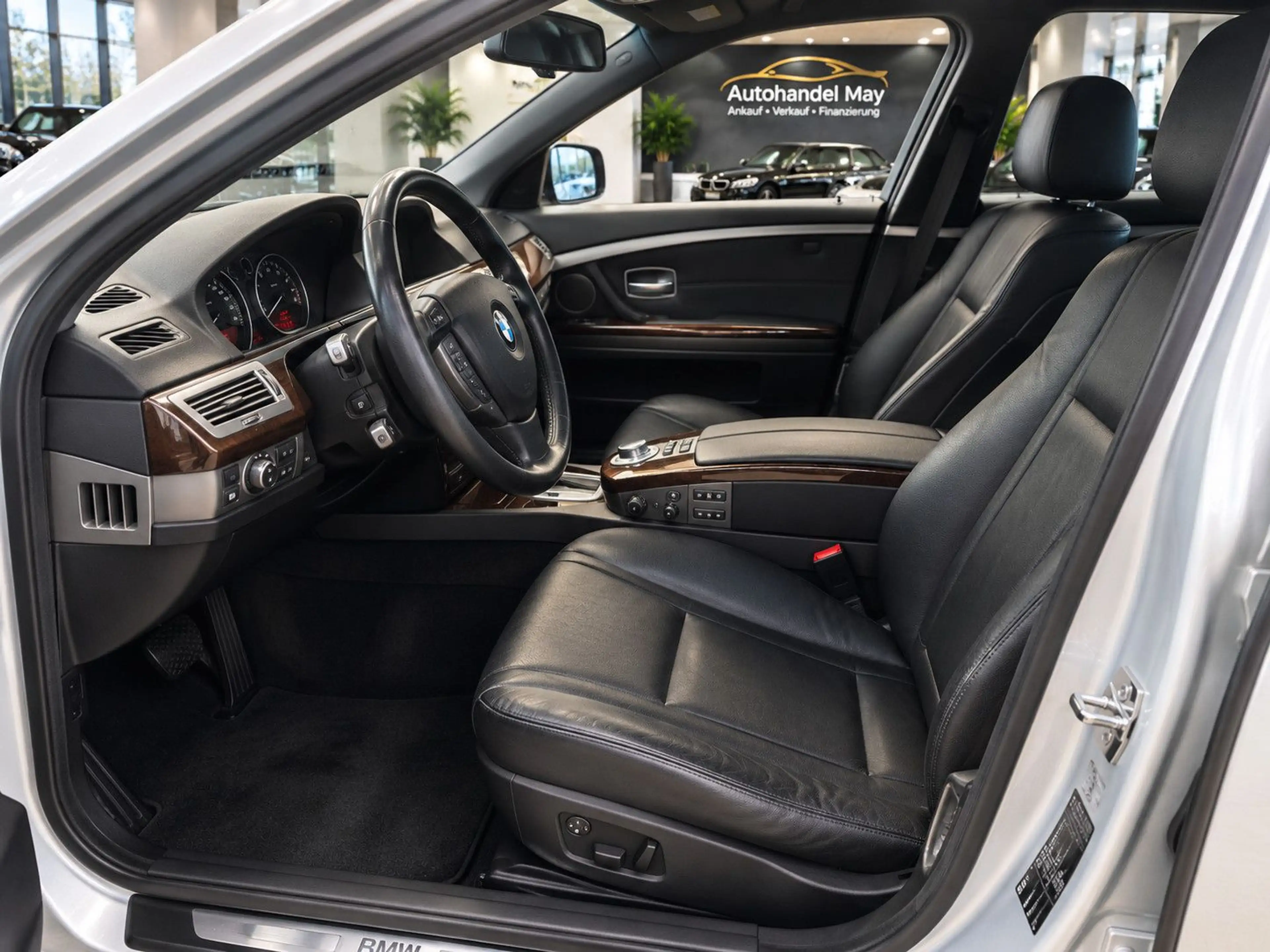 BMW 740 i Leder/Xenon/Navi/PDC — photo 6