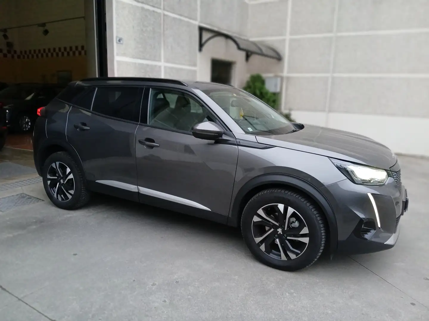 Peugeot 2008 2008 1.2 puretech Allure Pack s Grigio - 2