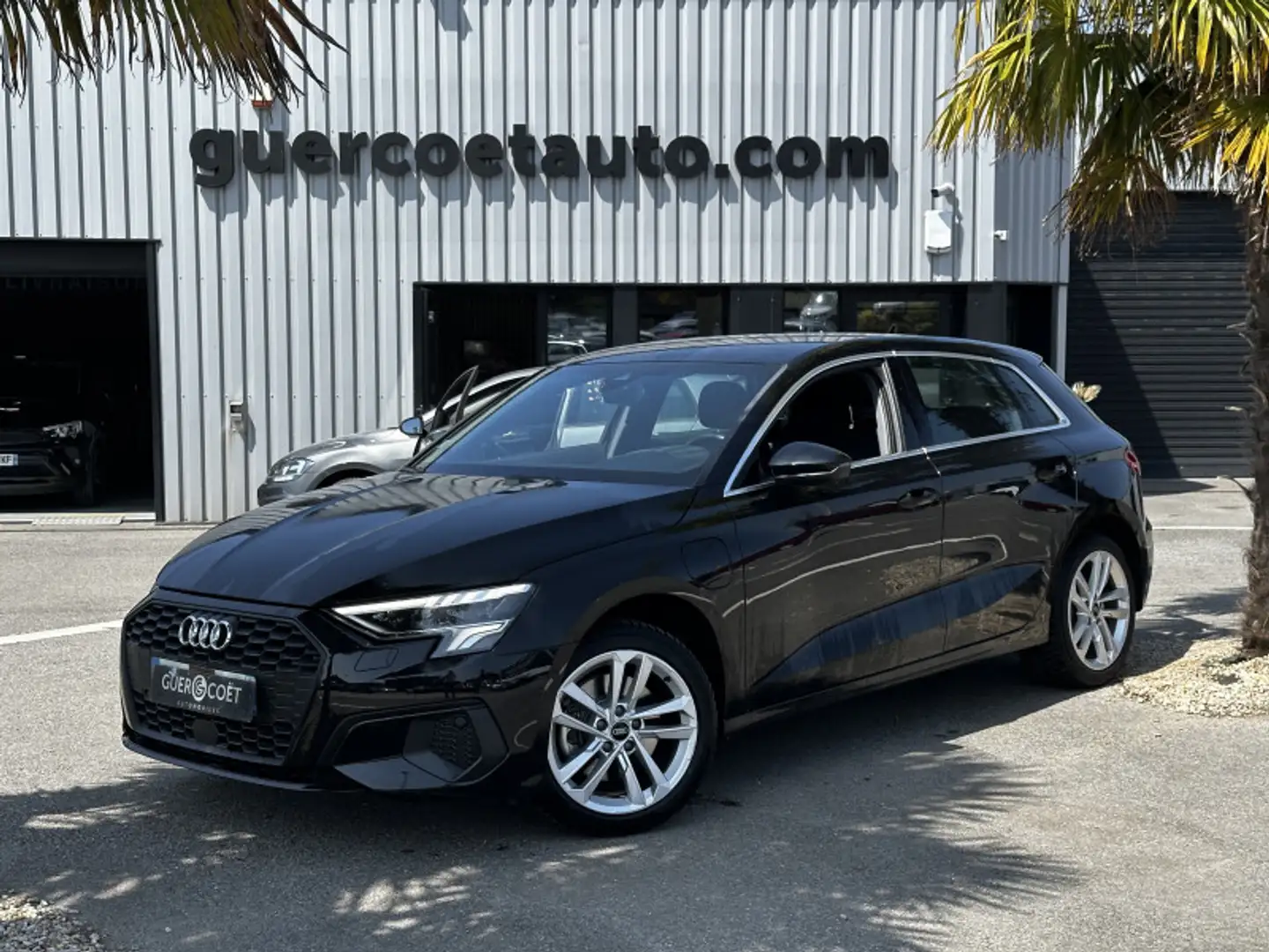 Audi A3 40 TFSI E 204CH BUSINESS LINE S TRONIC 6 Noir - 1