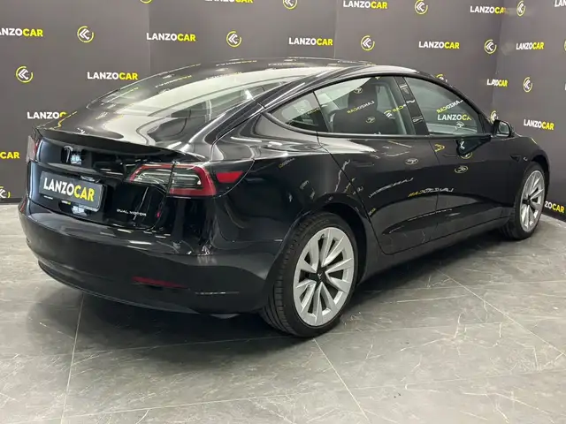 Tesla Model 3 view 4