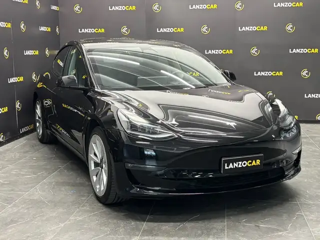 Tesla Model 3 view 3