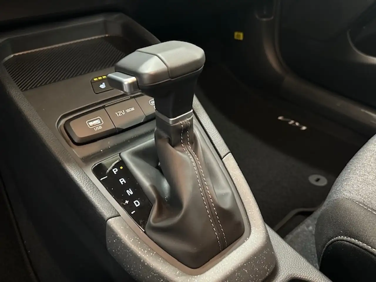 Kia Stonic Vision Navi Klimaautom DAB SHZ LenkradHZG Spurhalt 13