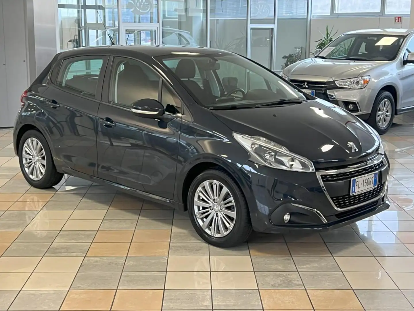 Peugeot 208 1° serie PureTech 82 5 porte Allure Blau - 2