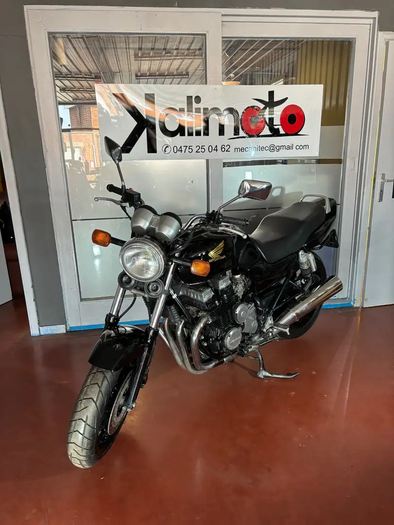 Honda CB 750 Zwart - 1