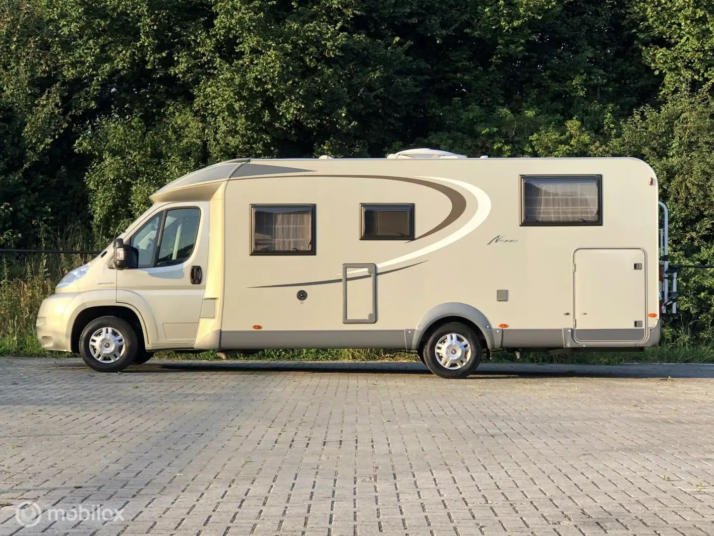 Bürstner Nexxo T728 Beige - 2
