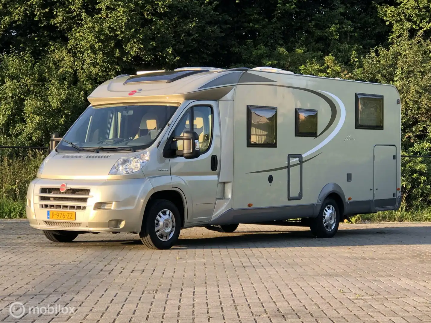 Bürstner Nexxo T728 Beige - 1