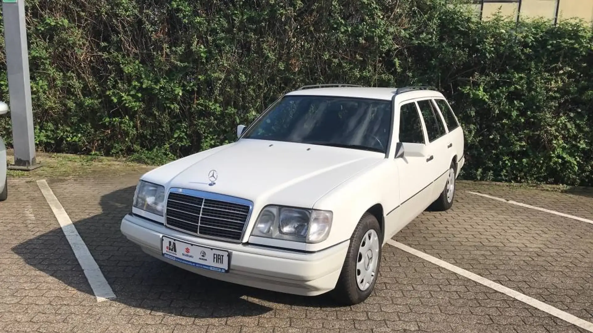 Mercedes-Benz E 200 E-KLASSE T 2.0 T-Model Белый - 1