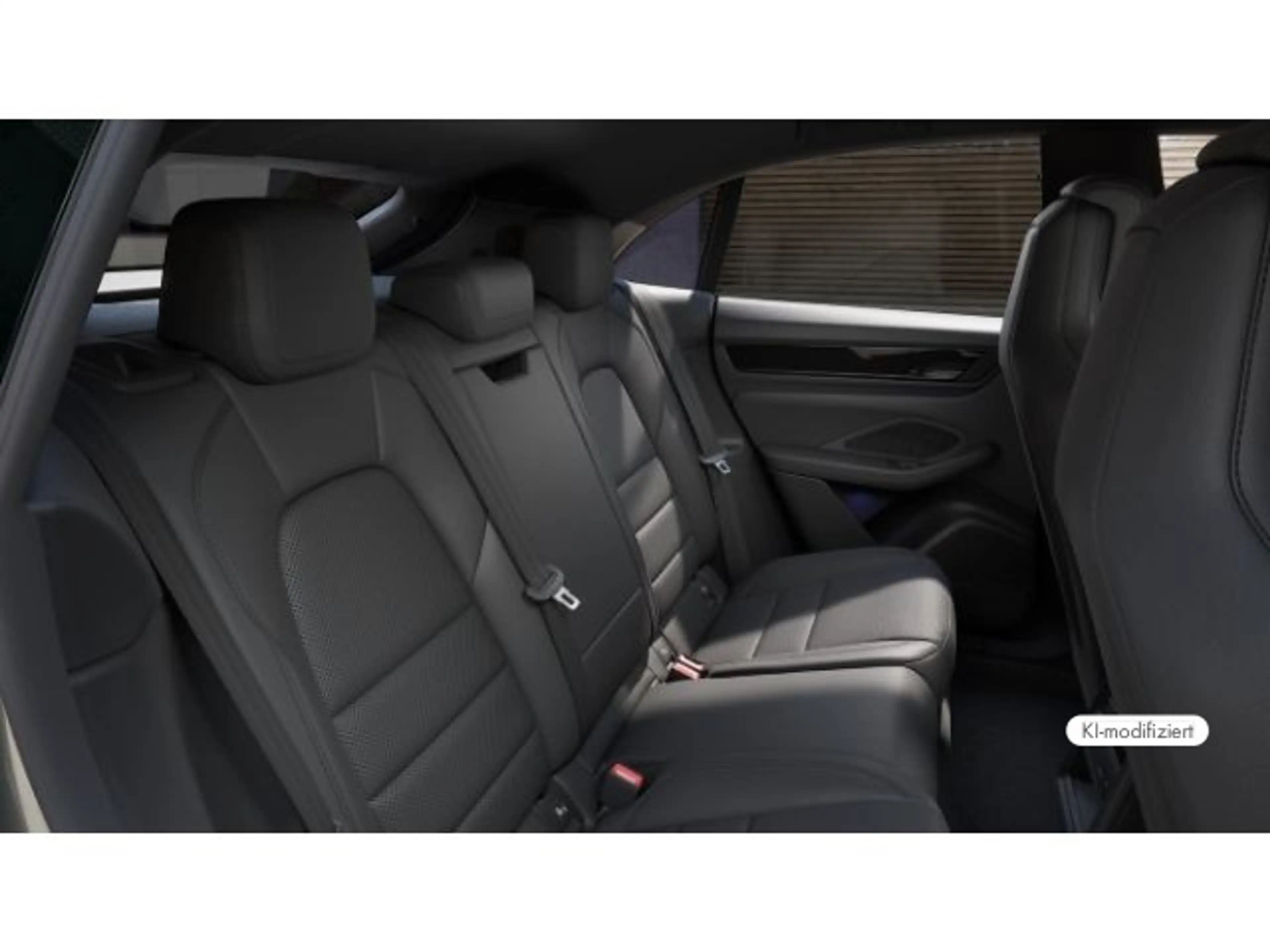 Porsche Macan 4 — photo 13