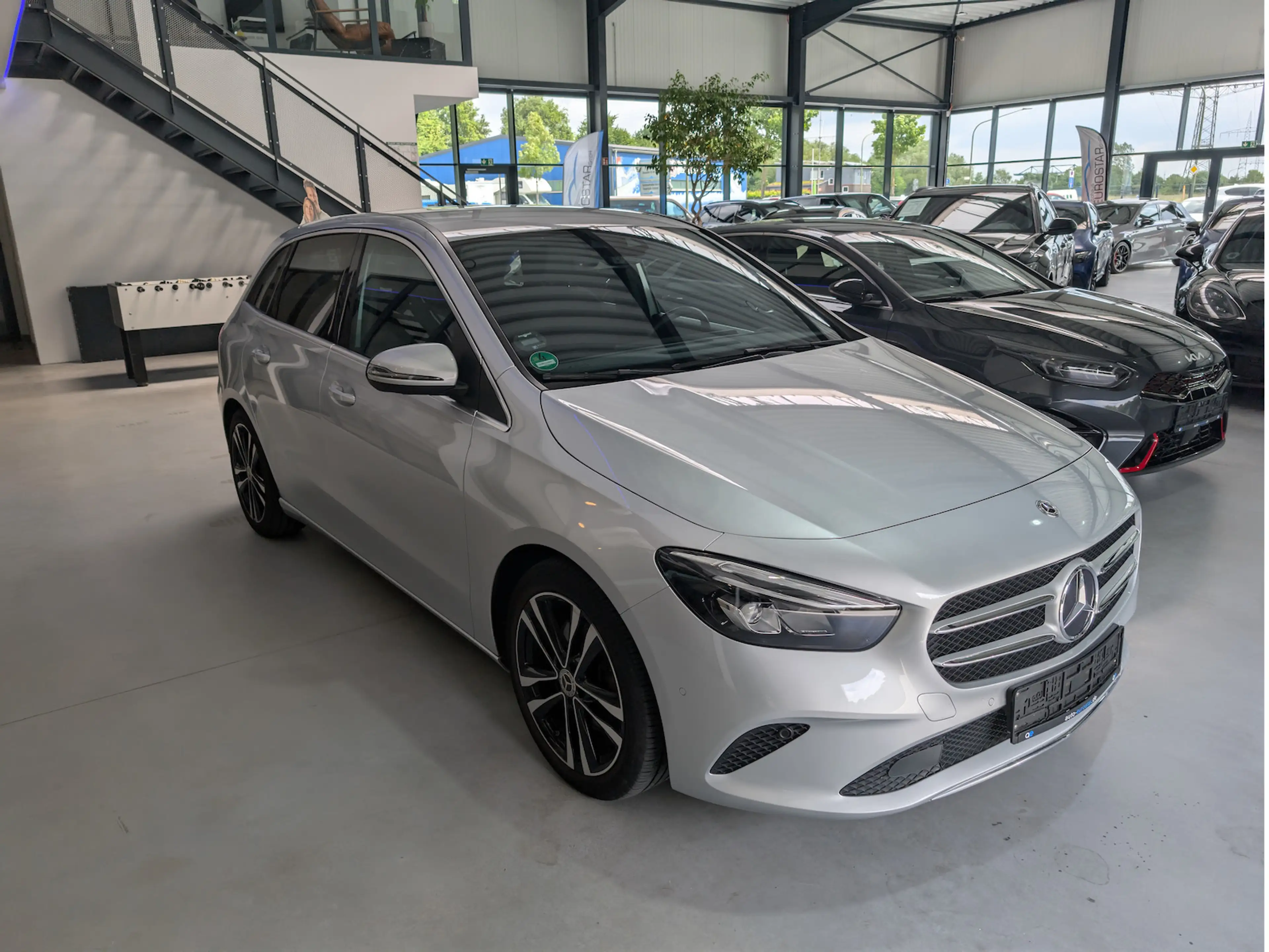 Mercedes-Benz B 220 d *eAHK*eHeck*LED*Premium Paket* — photo 2