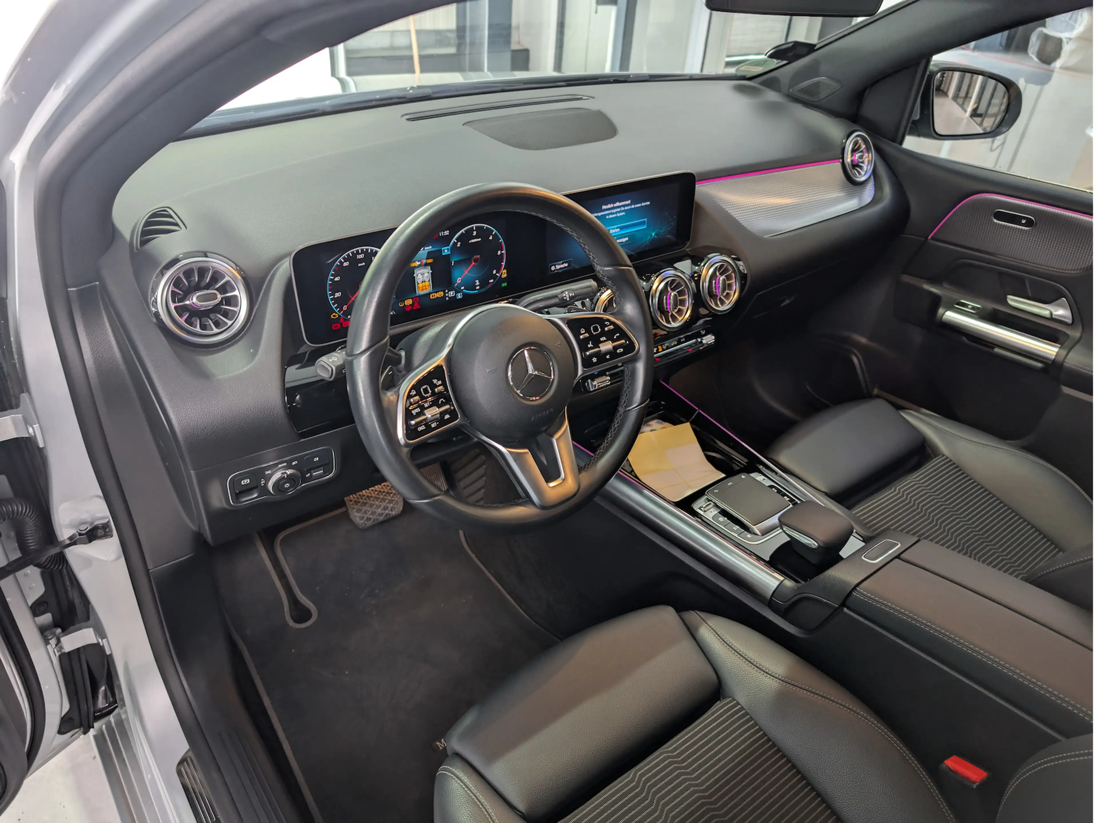 Mercedes-Benz B 220 d *eAHK*eHeck*LED*Premium Paket* — photo 6