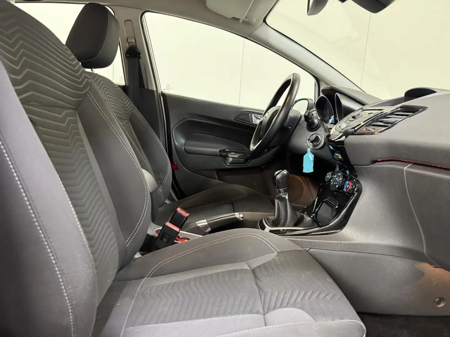 Ford Fiesta 1.5 TdCI - Airco - 5 deurs - Goede Staat! Argent - 2