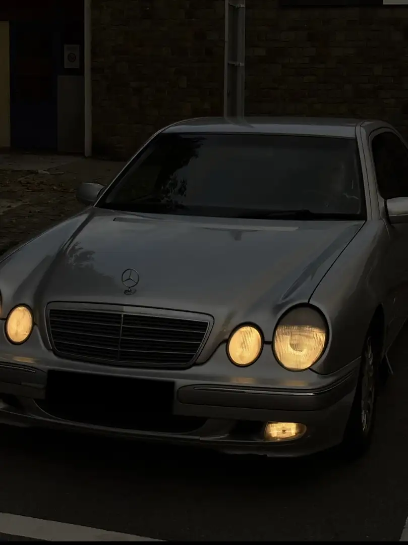 Mercedes-Benz E 220 CDI Elegance - 1