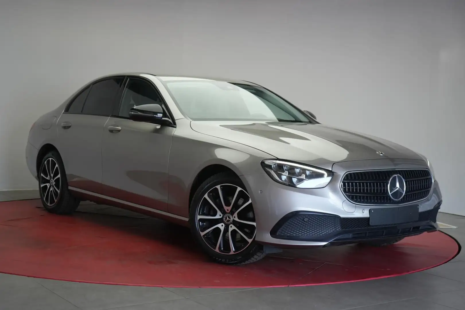 Mercedes-Benz E 220 d 9G-Tronic Avantgarde Navi/Leder/Temp/Kam Argent - 1