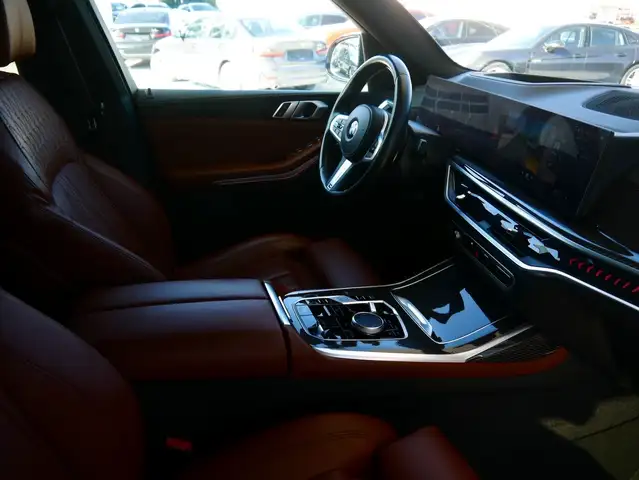 BMW X7 40d M Sport Pro – Sky Lounge – Individual Merino Ansicht 11
