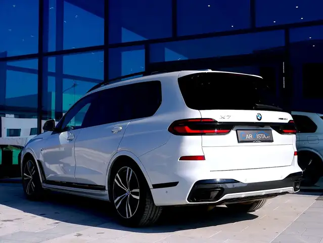 BMW X7 40d M Sport Pro – Sky Lounge – Individual Merino Ansicht 9