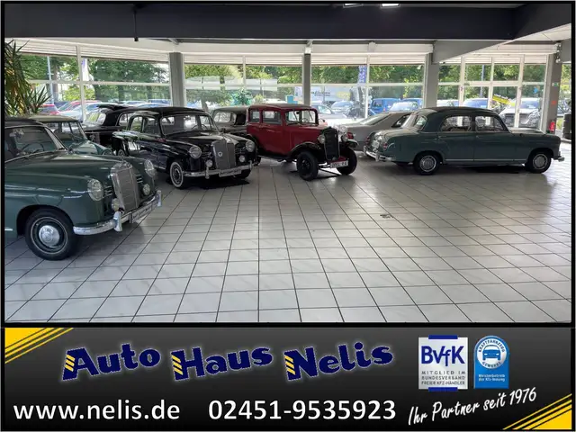 Mercedes-Benz 220 view 15