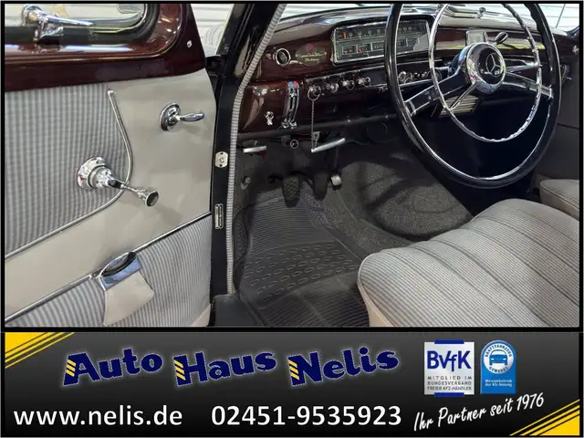 Mercedes-Benz 220 view 7