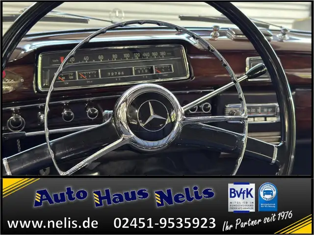 Mercedes-Benz 220 view 12
