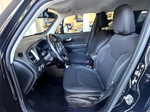 Jeep Renegade view 12