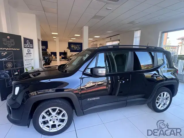 Jeep Renegade view 3
