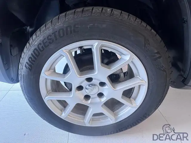 Jeep Renegade view 5
