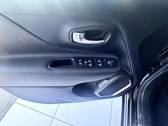 Jeep Renegade view 15