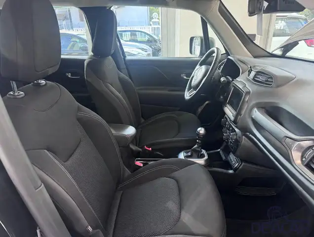 Jeep Renegade view 11