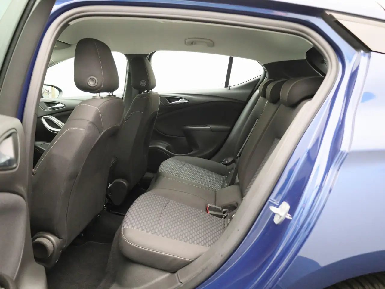 Opel Astra 1.2 Turbo 81kW S/S Edition, миниатюра 10