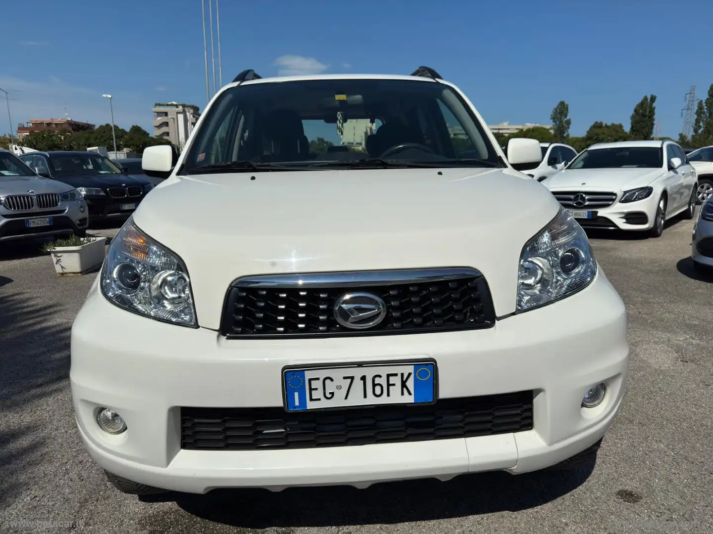 Daihatsu Terios 1.5 2WD B You Five Think Pink Weiß - 2