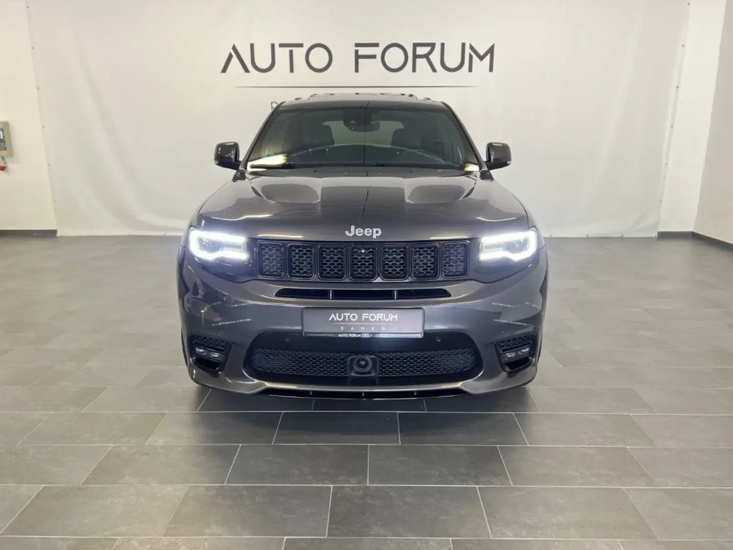 Jeep Grand Cherokee 6.4 V8 HEMI SRT Vollausstattung - 2