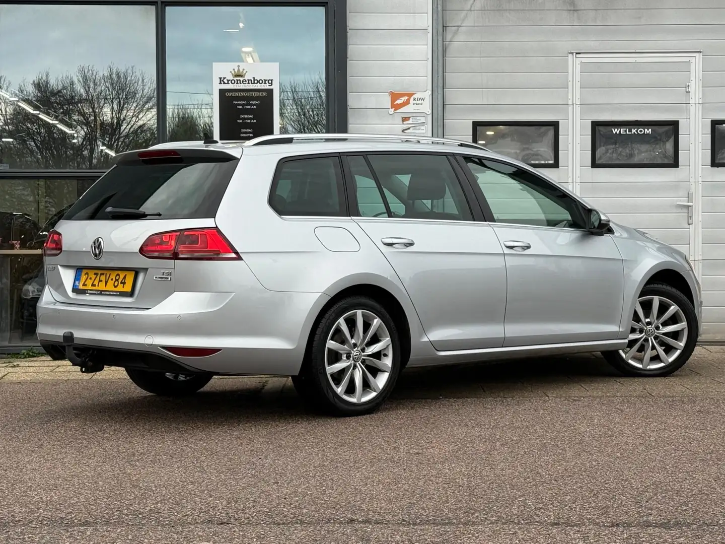 Volkswagen Golf Variant 1.2 TSI Business Edition, CAMERA, NAP, APK Grijs - 2