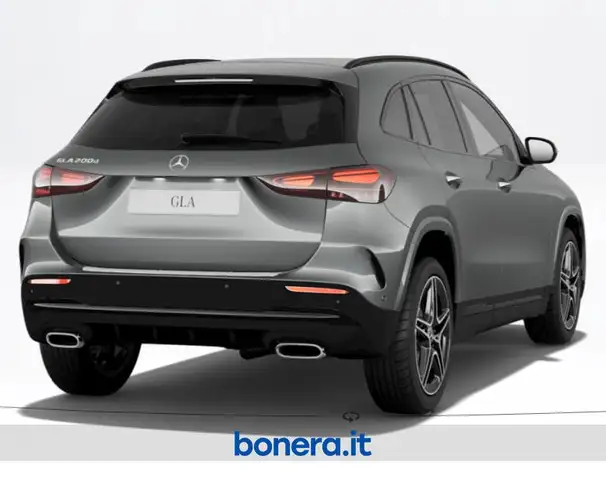 Mercedes-Benz Gla Class view 3