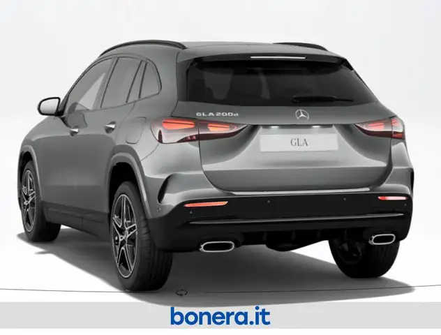 Mercedes-Benz Gla Class view 4