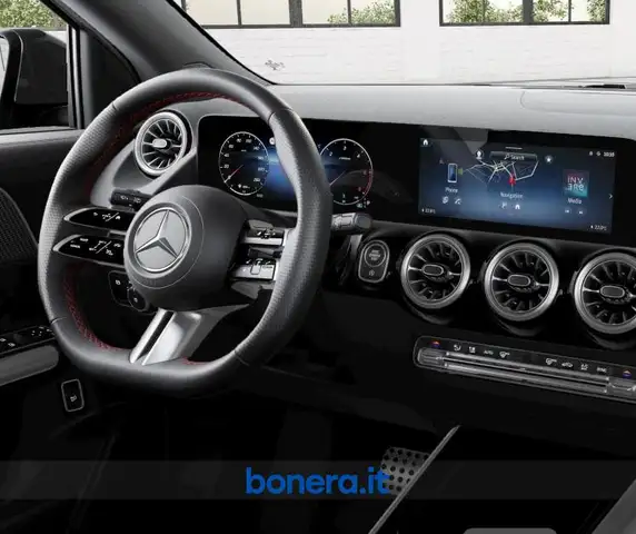 Mercedes-Benz Gla Class view 6