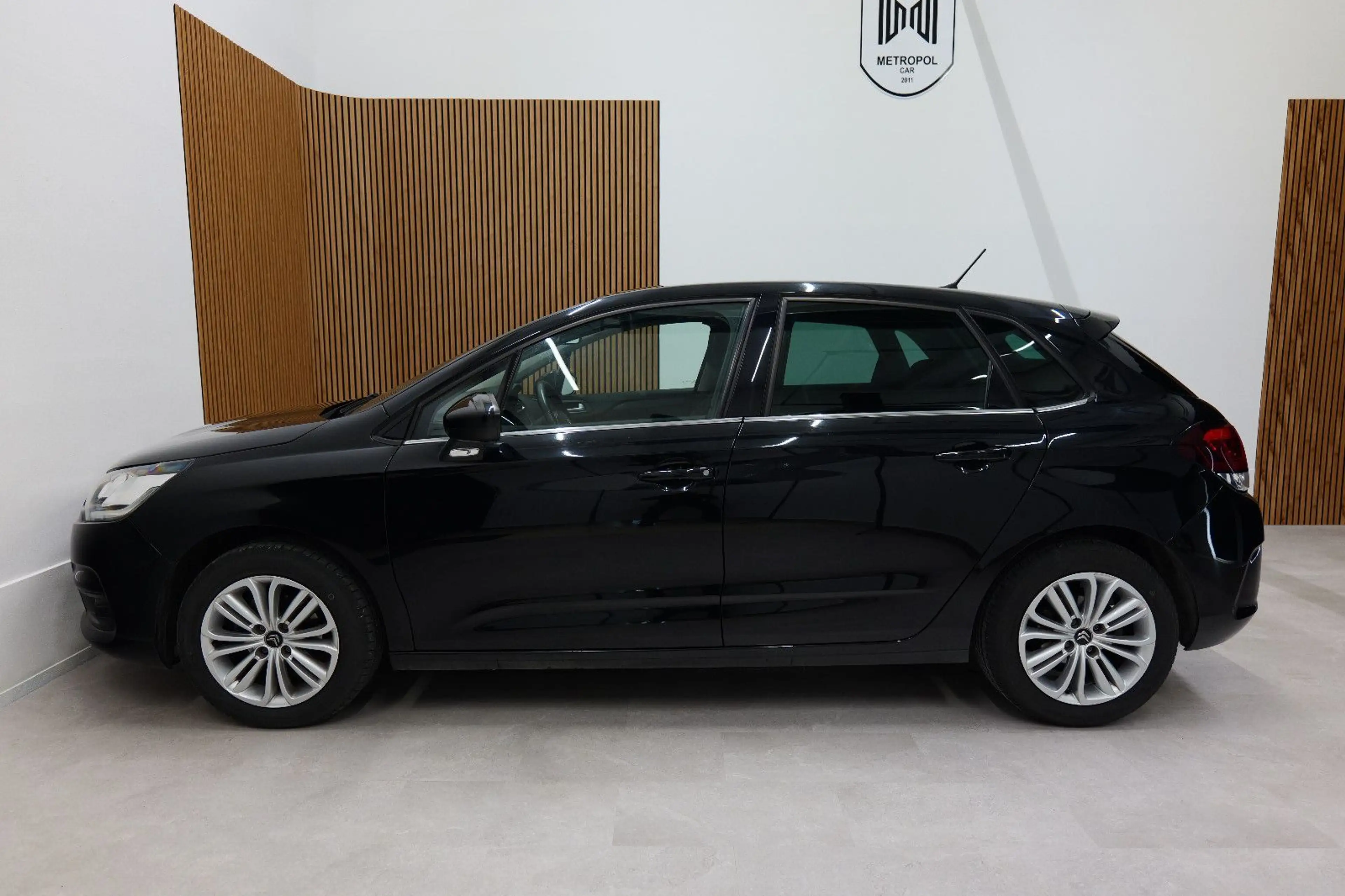 Citroen C4 1.2 PureTech Lim. LED/PDC/TEMP/SHZ+TÜV 08.27 — photo 8