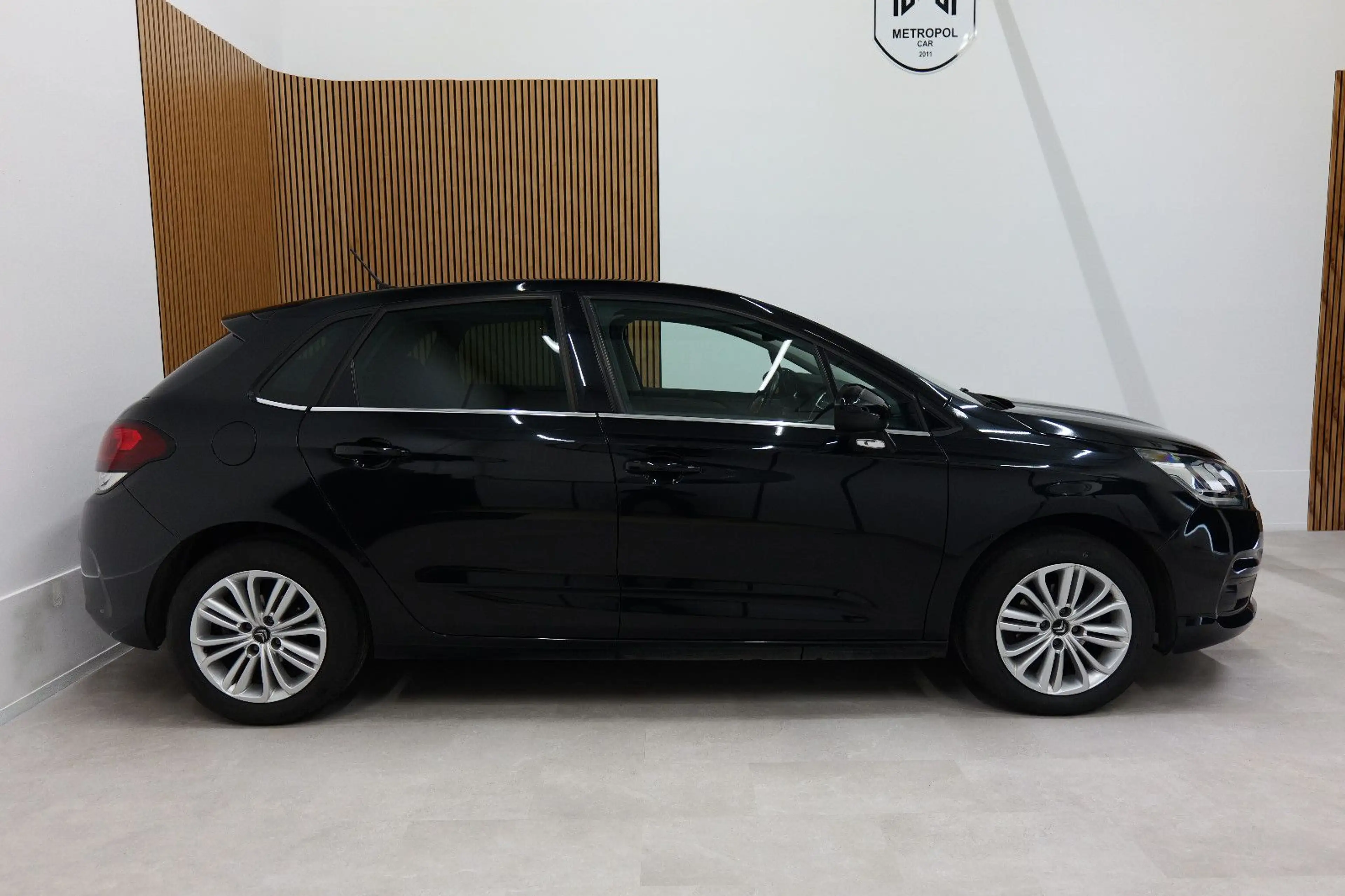 Citroen C4 1.2 PureTech Lim. LED/PDC/TEMP/SHZ+TÜV 08.27 — photo 4