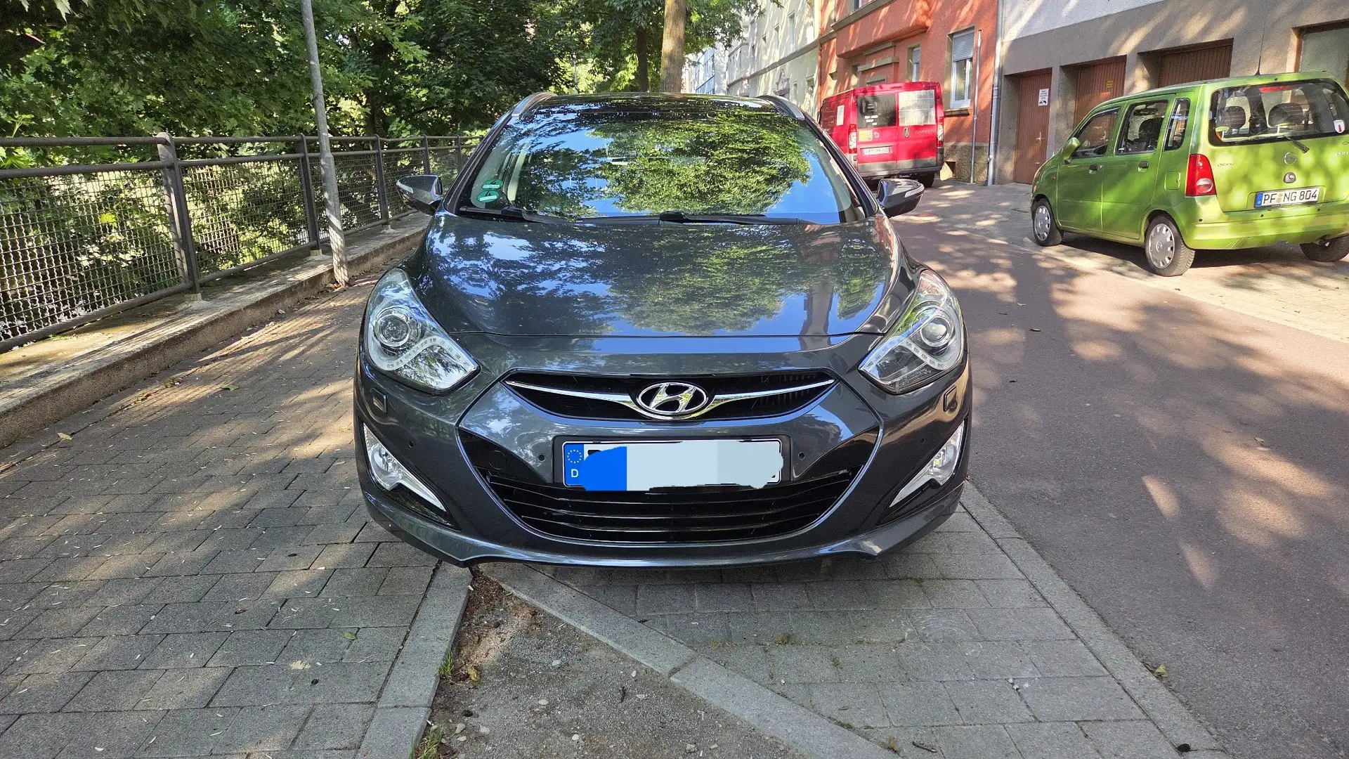 Hyundai i40 1.7 CRDi Automatik Premium Grau - 2