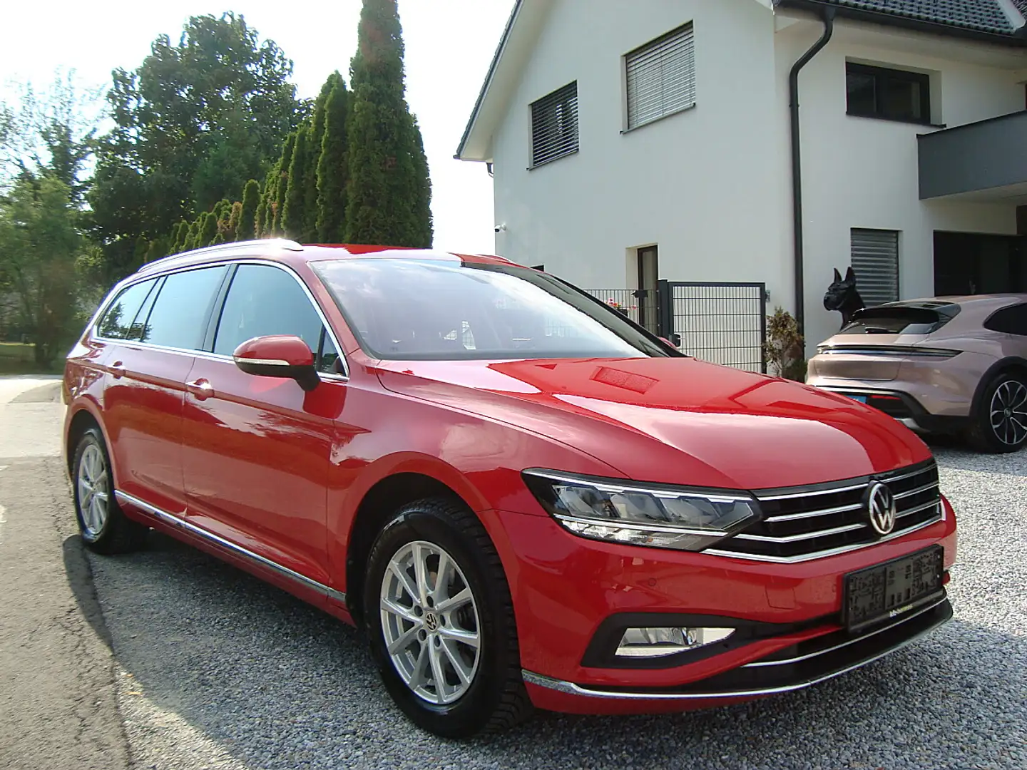 Volkswagen Passat Variant Elegance 2,0 TDI Mod 21 Topausstattung !! Rot - 1
