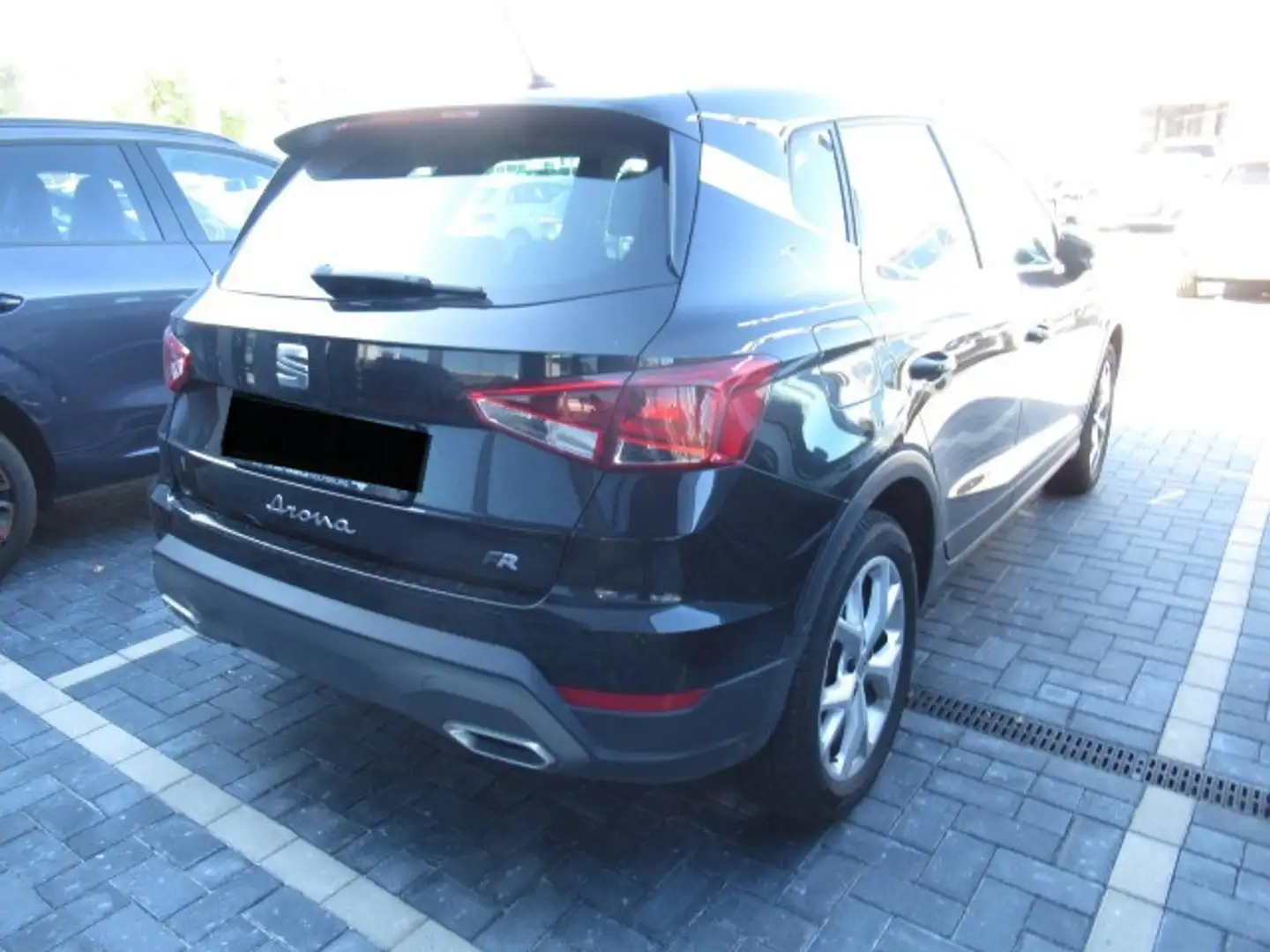SEAT Arona 1.0 TSI DSG FR Rückfahrkam/LED/Navi Schwarz - 2