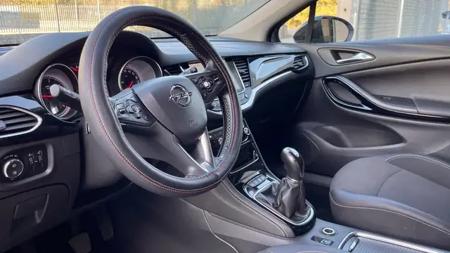 Opel Astra view 17
