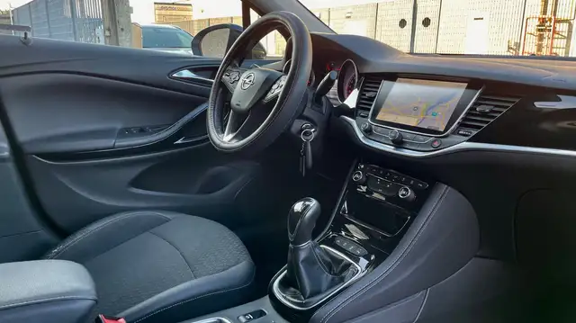 Opel Astra view 20
