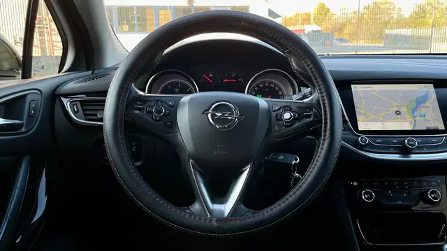 Opel Astra view 18