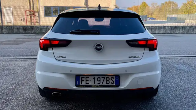 Opel Astra view 6