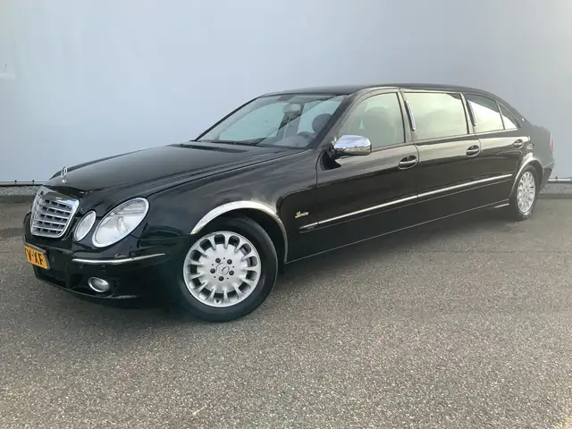 Mercedes-Benz E 200 KOMPRESSOR Limousine Automaat 8 persoons Airco Cru