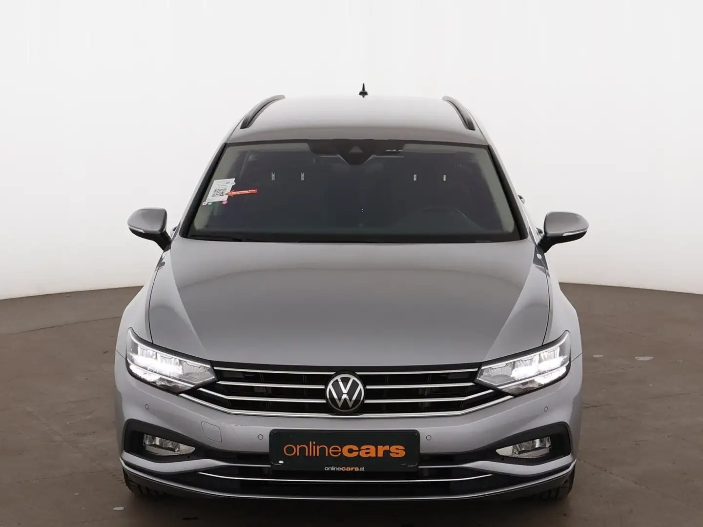 Volkswagen Passat Variant 2.0 TDI Business Aut LED RADAR NAV Silber - 2