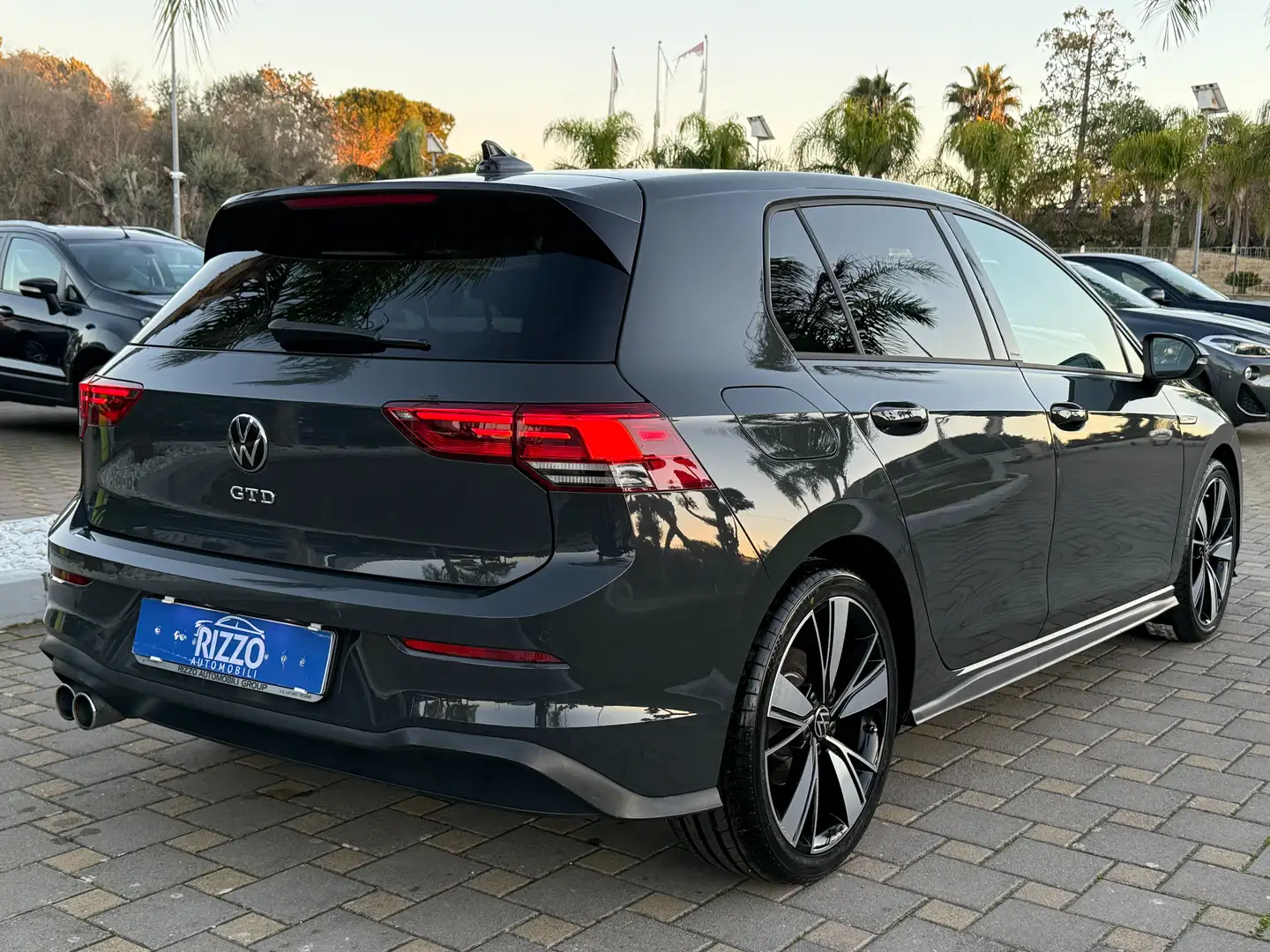 Volkswagen Golf Golf VIII 2.0 GTD 200cv DSG LED NAVI Gris - 2