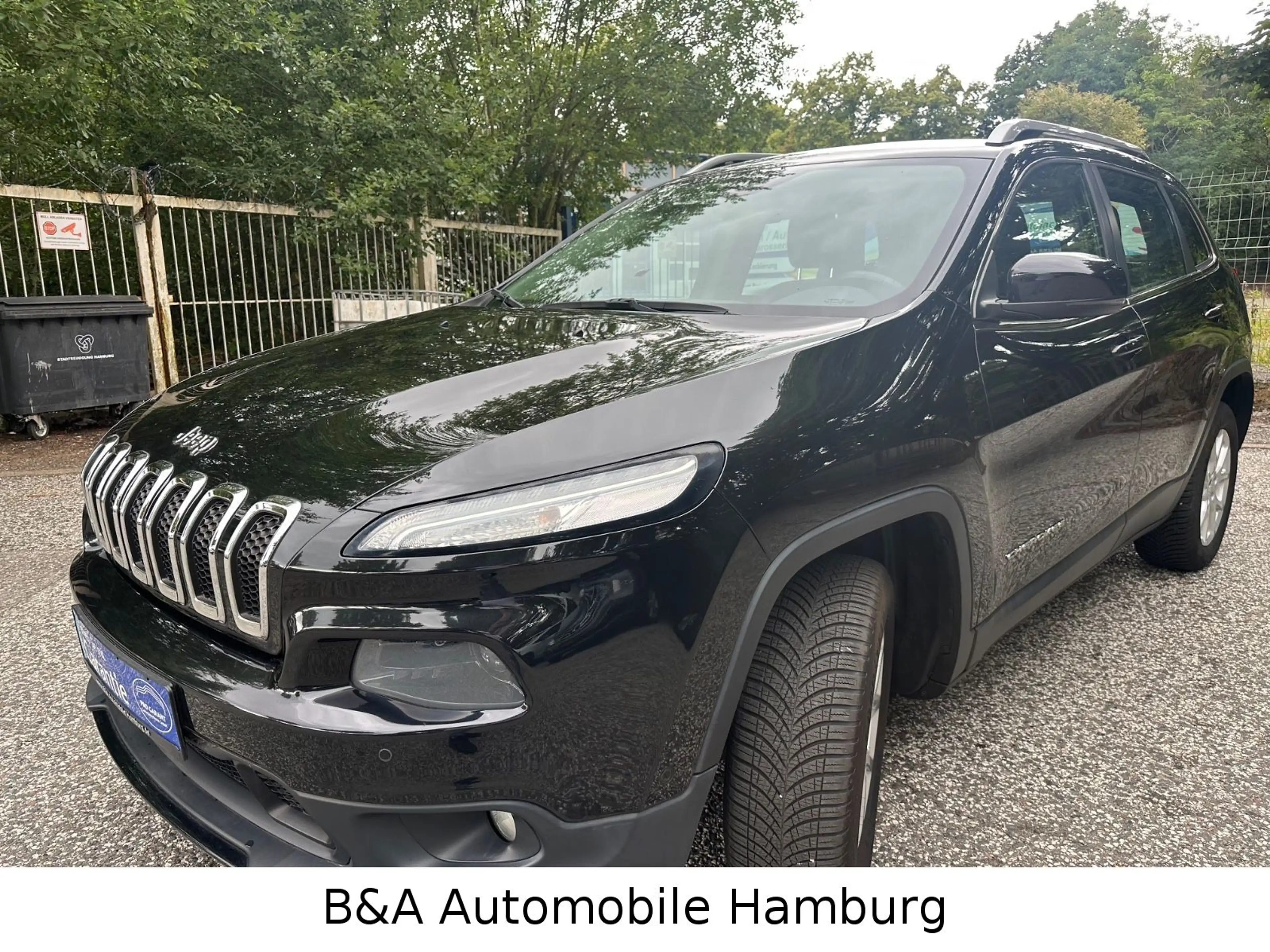 Jeep Cherokee Longitude 4WD 1 Hand+Tüv/Au Neu — photo 3