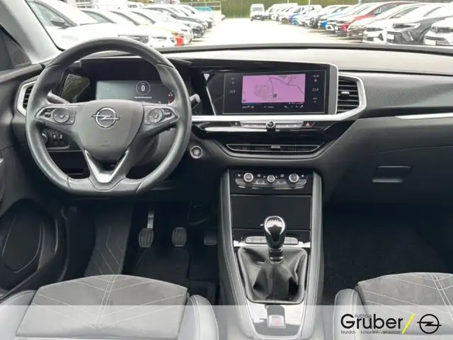 Opel Grandland view 8